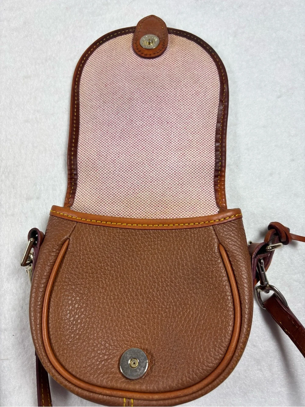 Vintage 90s Y2K Dooney & Bourke All Weather Leather AWL Cavalry Crossbody